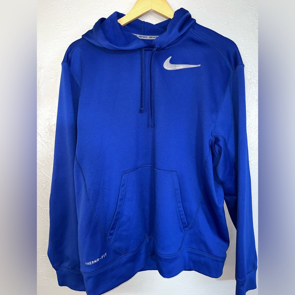 Men’s blue Nike hoodie sweatshirt. Size medium. Great condition.
